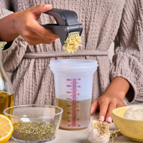 Tupperware presa za beli luk